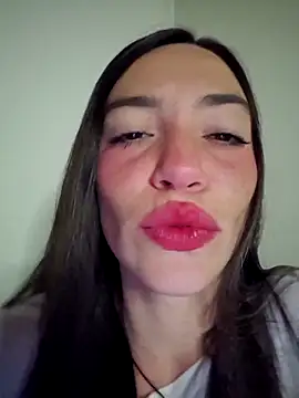 Snapshot of loveuu-bae chatting on 09-11-25, 12:11 loveuu-bae online show from 09-11-25, 12:11