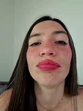 Snapshot of loveuu-bae chatting on 09-29-25, 06:35 loveuu-bae online show from 09-29-25, 06:35