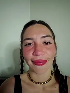 Snapshot of loveuu-bae chatting on 12-04-25, 01:15 loveuu-bae online show from 12-04-25, 01:15