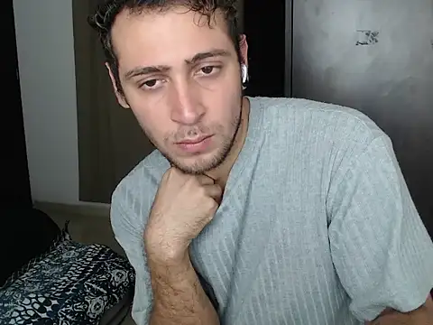 Snapshot of stevensanchez99 chatting on 04-29-26, 05:30 stevensanchez99 online show from 04-29-26, 05:30