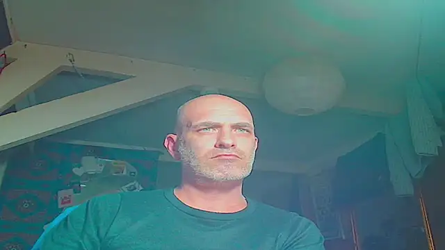 Snapshot of maxhard77 chatting on 05-13-26, 10:17 maxhard77 online show from 05-13-26, 10:17