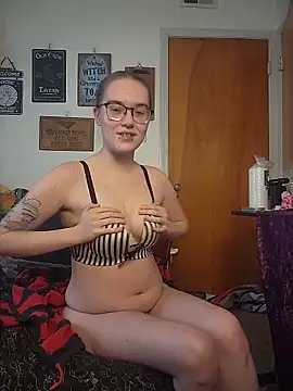Izzy Hellbourne online show from 06-01-26, 05:58