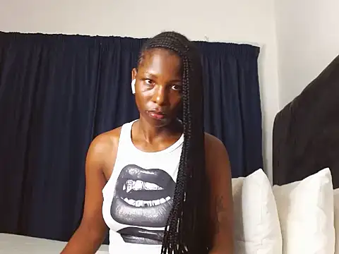 Snapshot of SoftRosee chatting on 11-29-25, 12:13 SoftRosee online show from 11-29-25, 12:13