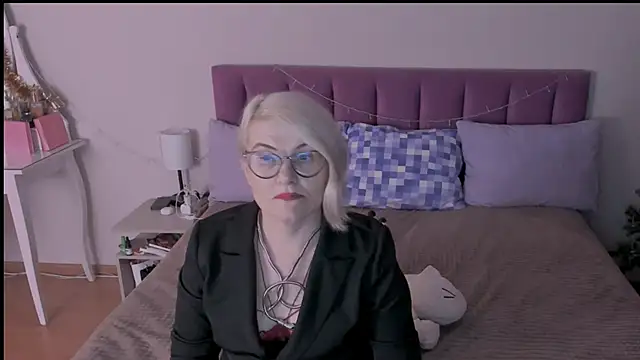 Snapshot of sabrinamacmarren chatting on 01-17-25, 04:26 sabrinamacmarren online show from 01-17-25, 04:26