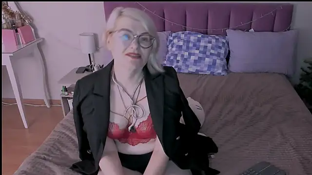 Snapshot of sabrinamacmarren chatting on 01-17-25, 10:34 sabrinamacmarren online show from 01-17-25, 10:34