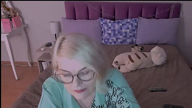 Snapshot of sabrinamacmarren chatting on 01-19-25, 01:22 sabrinamacmarren online show from 01-19-25, 01:22