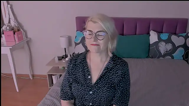 Snapshot of sabrinamacmarren chatting on 01-25-25, 03:30 sabrinamacmarren online show from 01-25-25, 03:30