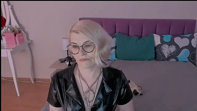 Snapshot of sabrinamacmarren chatting on 01-27-25, 11:43 sabrinamacmarren online show from 01-27-25, 11:43