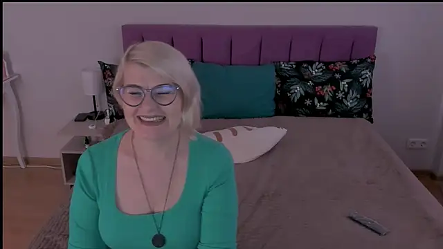 Snapshot of sabrinamacmarren chatting on 02-09-25, 10:31 sabrinamacmarren online show from 02-09-25, 10:31