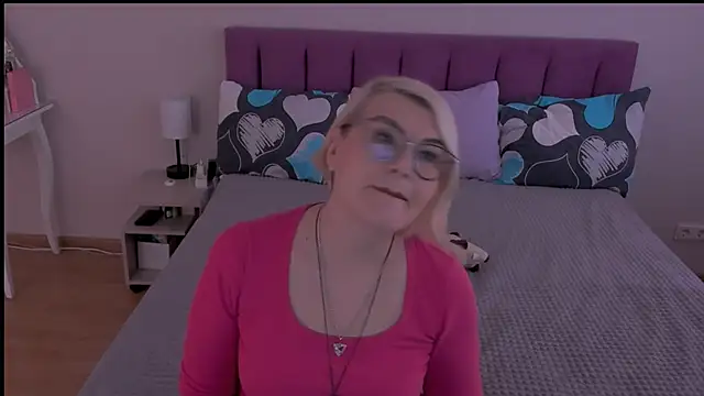 Snapshot of sabrinamacmarren chatting on 02-16-25, 08:54 sabrinamacmarren online show from 02-16-25, 08:54