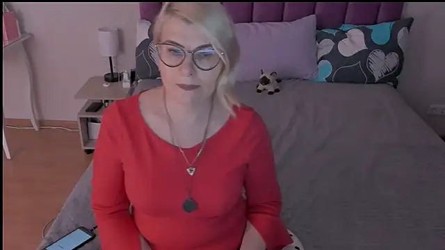 Snapshot of sabrinamacmarren chatting on 02-16-25, 04:21 sabrinamacmarren online show from 02-16-25, 04:21