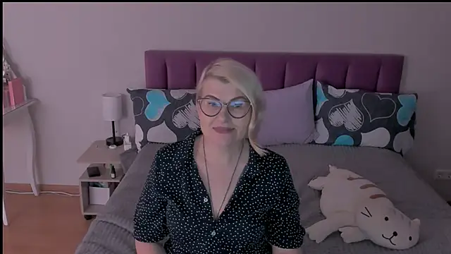Snapshot of sabrinamacmarren chatting on 02-20-25, 04:25 sabrinamacmarren online show from 02-20-25, 04:25