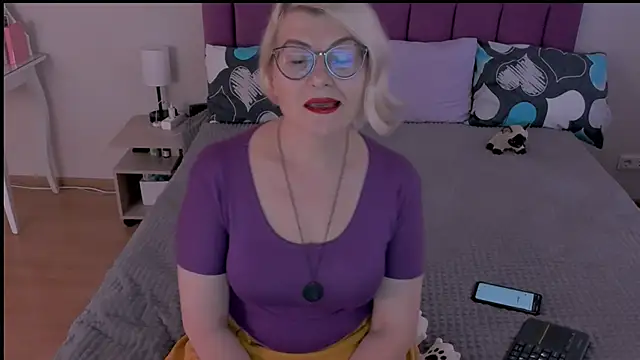 Snapshot of sabrinamacmarren chatting on 02-24-25, 01:21 sabrinamacmarren online show from 02-24-25, 01:21