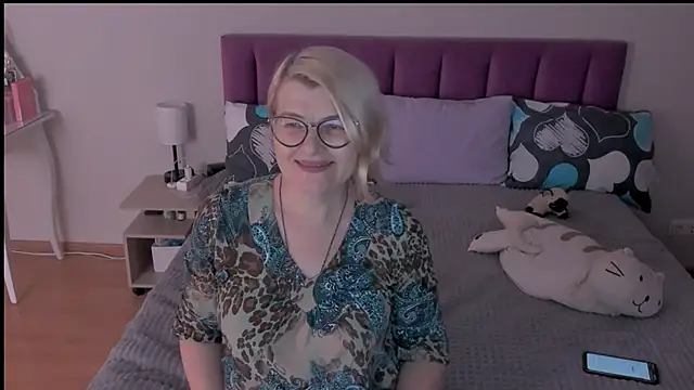 Snapshot of sabrinamacmarren chatting on 02-24-25, 06:15 sabrinamacmarren online show from 02-24-25, 06:15