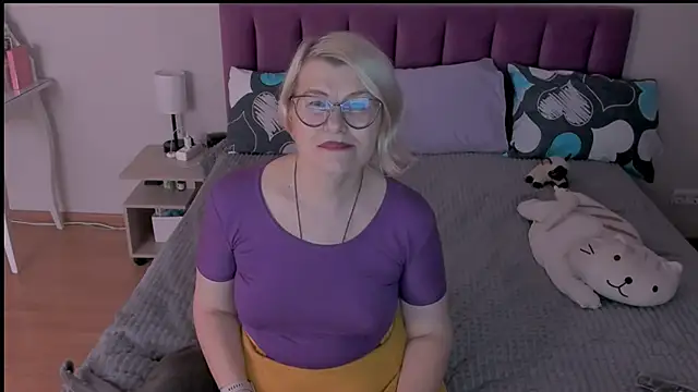 Snapshot of sabrinamacmarren chatting on 02-25-25, 04:31 sabrinamacmarren online show from 02-25-25, 04:31