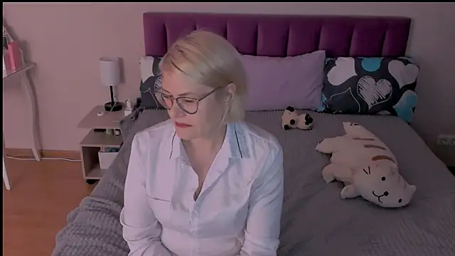 Snapshot of sabrinamacmarren chatting on 02-26-25, 07:27 sabrinamacmarren online show from 02-26-25, 07:27