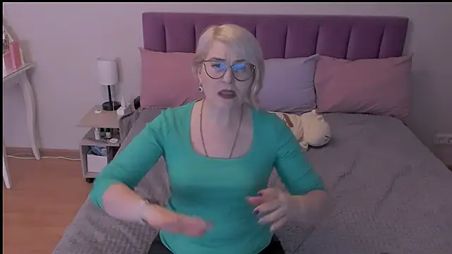 Snapshot of sabrinamacmarren chatting on 03-10-25, 08:56 sabrinamacmarren online show from 03-10-25, 08:56