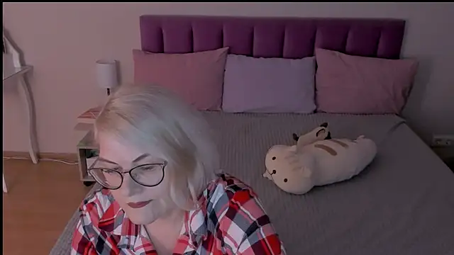 Snapshot of sabrinamacmarren chatting on 03-15-25, 04:54 sabrinamacmarren online show from 03-15-25, 04:54