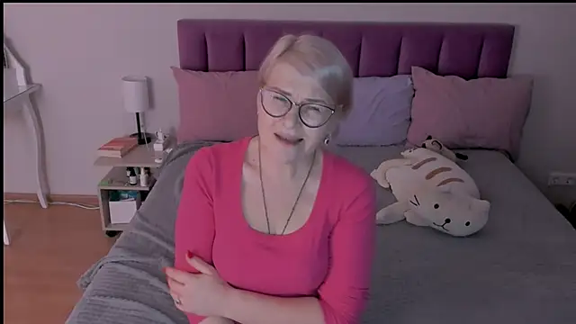 Snapshot of sabrinamacmarren chatting on 03-18-25, 10:48 sabrinamacmarren online show from 03-18-25, 10:48