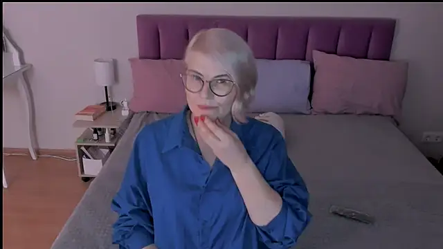 Snapshot of sabrinamacmarren chatting on 03-19-25, 06:23 sabrinamacmarren online show from 03-19-25, 06:23