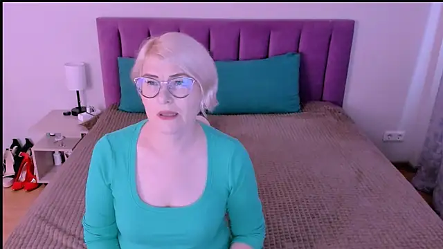 Snapshot of sabrinamacmarren chatting on 09-13-25, 02:39 sabrinamacmarren online show from 09-13-25, 02:39