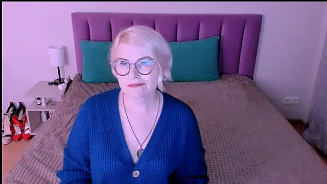 Snapshot of sabrinamacmarren chatting on 09-23-25, 05:27 sabrinamacmarren online show from 09-23-25, 05:27