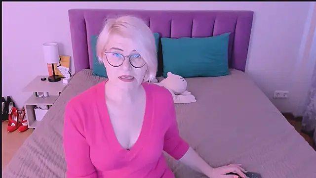 Snapshot of sabrinamacmarren chatting on 09-26-25, 03:16 sabrinamacmarren online show from 09-26-25, 03:16