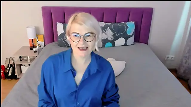 Snapshot of sabrinamacmarren chatting on 10-06-25, 02:25 sabrinamacmarren online show from 10-06-25, 02:25