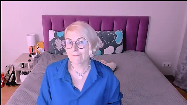 Snapshot of sabrinamacmarren chatting on 10-12-25, 03:22 sabrinamacmarren online show from 10-12-25, 03:22