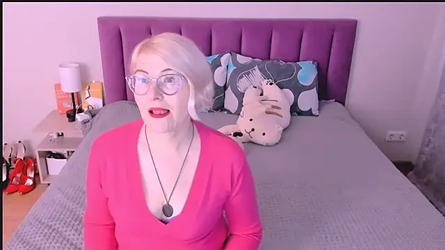 Snapshot of sabrinamacmarren chatting on 10-14-25, 02:07 sabrinamacmarren online show from 10-14-25, 02:07