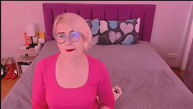 Snapshot of sabrinamacmarren chatting on 10-17-25, 01:35 sabrinamacmarren online show from 10-17-25, 01:35