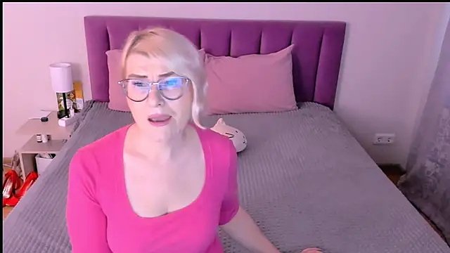 sabrinamacmarren online show from 11-19-25, 06:35