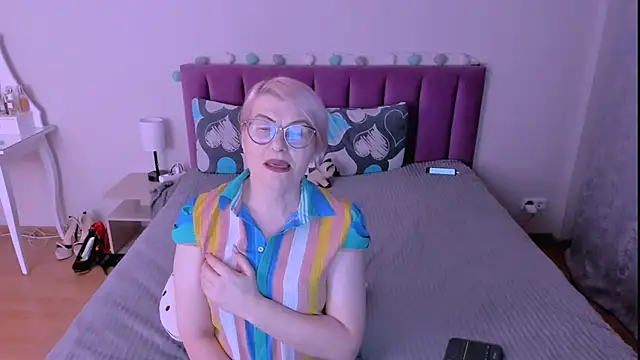 sabrinamacmarren online show from 02-13-26, 04:36