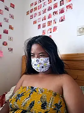 Snapshot of Artinah22 chatting on 12-19-24, 04:45 Artinah22 online show from 12-19-24, 04:45