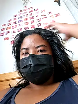 Snapshot of Artinah22 chatting on 12-28-24, 05:02 Artinah22 online show from 12-28-24, 05:02