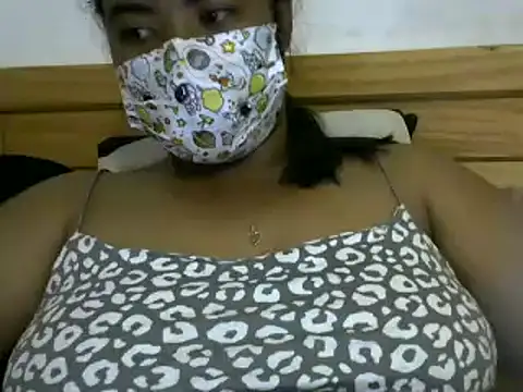 Snapshot of Artinah22 chatting on 01-24-25, 05:32 Artinah22 online show from 01-24-25, 05:32