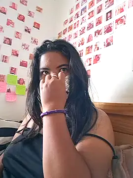 Snapshot of Artinah22 chatting on 02-03-25, 04:46 Artinah22 online show from 02-03-25, 04:46