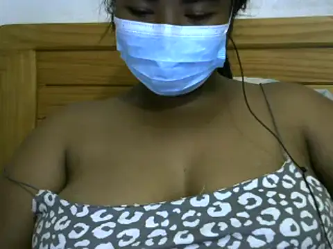 Snapshot of Artinah22 chatting on 02-21-25, 11:21 Artinah22 online show from 02-21-25, 11:21