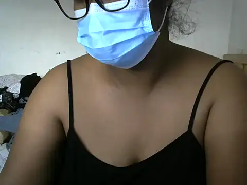 Snapshot of Artinah22 chatting on 09-22-25, 02:19 Artinah22 online show from 09-22-25, 02:19