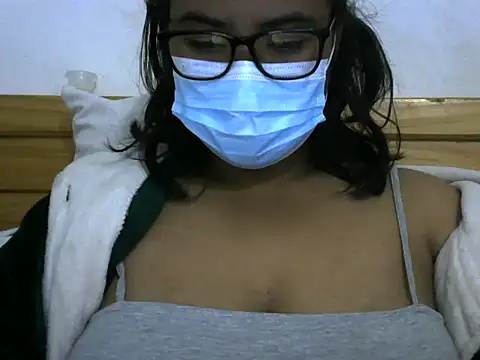 Snapshot of Artinah22 chatting on 09-24-25, 06:00 Artinah22 online show from 09-24-25, 06:00