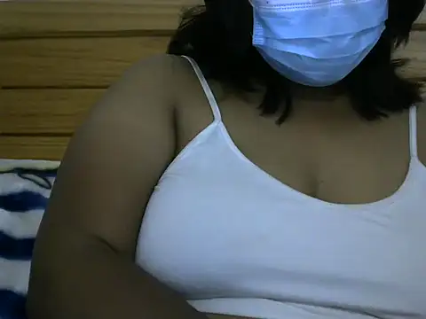 Snapshot of Artinah22 chatting on 10-14-25, 07:47 Artinah22 online show from 10-14-25, 07:47