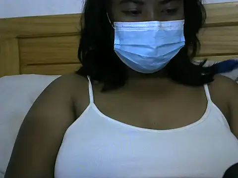 Snapshot of Artinah22 chatting on 10-26-25, 05:52 Artinah22 online show from 10-26-25, 05:52