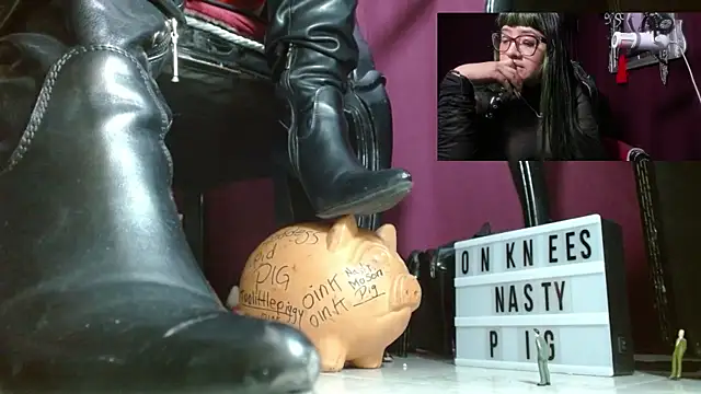 Snapshot of MeGoddesSara chatting on 05-16-26, 08:18 MeGoddesSara online show from 05-16-26, 08:18