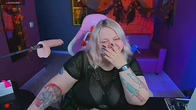 Yoki Shizuko online show from 10-13-25, 06:57