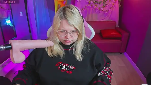 Yoki Shizuko online show from 04-10-26, 06:40