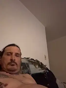 Snapshot of tazzfazz chatting on 05-12-26, 02:19 tazzfazz online show from 05-12-26, 02:19