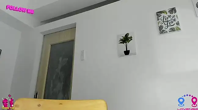 Snapshot of hottycrishina chatting on 01-13-25, 09:19 hottycrishina online show from 01-13-25, 09:19