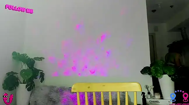 Snapshot of hottycrishina chatting on 01-27-25, 09:23 hottycrishina online show from 01-27-25, 09:23