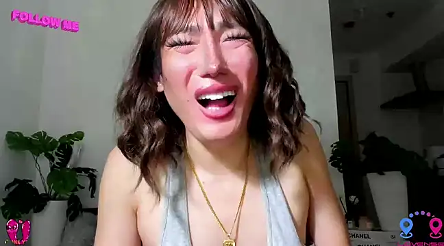 Snapshot of hottycrishina chatting on 02-21-25, 09:13 hottycrishina online show from 02-21-25, 09:13