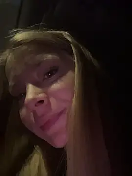 Snapshot of AnastasiaAniess chatting on 11-15-25, 06:00 AnastasiaAniess online show from 11-15-25, 06:00